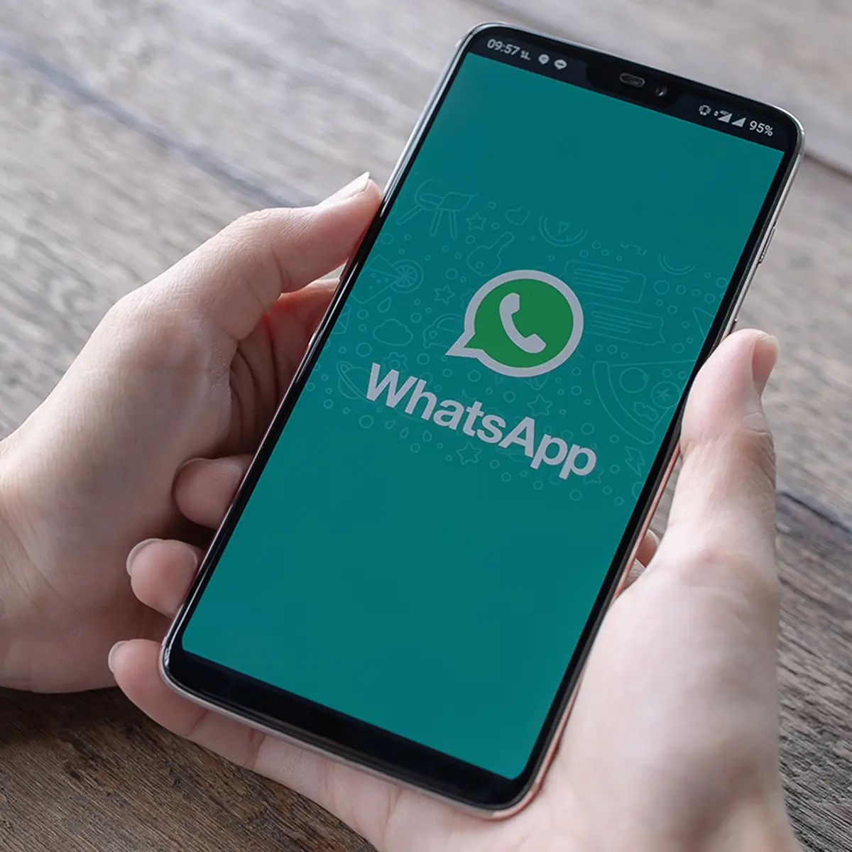 Lic. Vanesa Torres en Whatsapp.